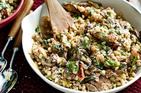 Try this fantastic risotto made with pearl barley, chicken, leeks and mushrooms for a delicious, healthy and hearty meal. 
