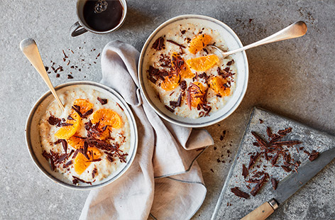 Looking for a healthy breakfast idea that still feels like a treat? This chocolate orange porridge recipe is the answer - with sweet satsumas and a scattering of grated dark chocolate, this is the ultimate start to a winter's day.
