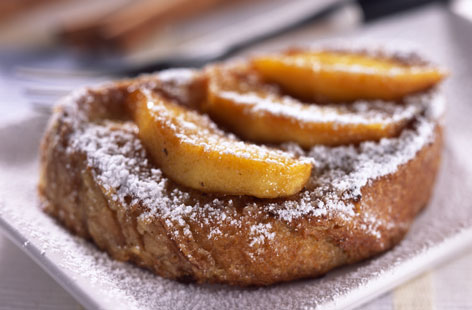 Apple cinnamon French Toast – is that a breakfast or dessert? Who cares?! When something tastes this good and this indulgent it becomes an essential for any time of the day. Note: sharing is optional.