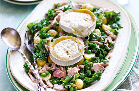 This ham, potato and kale salad with goat's cheese is ready in 20 minutes and makes a perfect mid-week supper for two