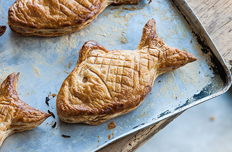 A tasty dish to enjoy mid-week for dinner, Andy Water’s Fishy pie is creamy and fragrabe even more creamy, add a few more dollops of sour cream to the dish. nt with seasonal veg. If you like your pie to