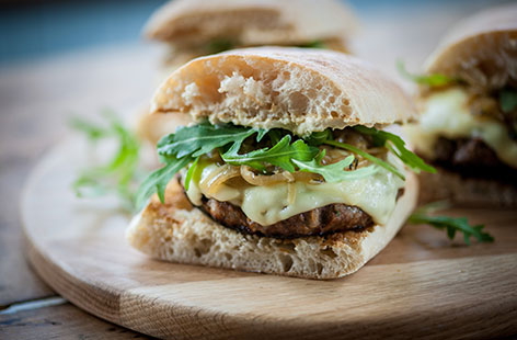 A great burger recipe that’s sure to satisfy their little appetites. Additionally they can be served as party savours or quick weekend treats.