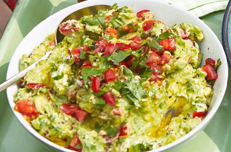 A squeeze of lime, a handful of coriander, a dollop of sour cream and just a few drops of Tabasco are what make this smashed avocado dip so special. Inspired by the flavours of Mexico, this recipe goes great with tortilla or thrown in some homemade tacos.