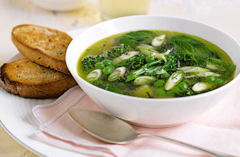 This light and refreshing spring vegetable soup combines broccoli, peas, spinach and spring onions with chunky potatoes. Suitable for freezing and reheating from frozen so perfect for batch cooking lunches.