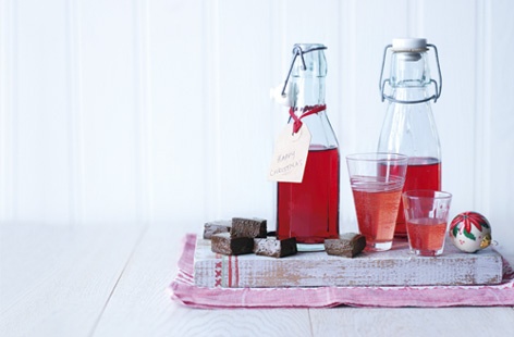 Make the most of sweet autum blackberries with this home-made blackberry vodka. Pour into pretty Kilner jars or coloured glass bottles for a great home-made Christmas gift idea, or take to a dinner party as instead of the ubiquitous bottle of wine contribution.